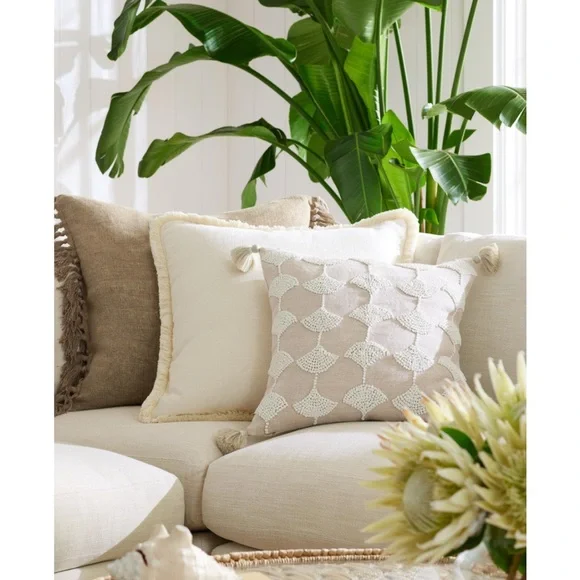 Set of 2 - NWT Serena & Lily Mendocino Pillow in Lobster - Picture 1 of 2